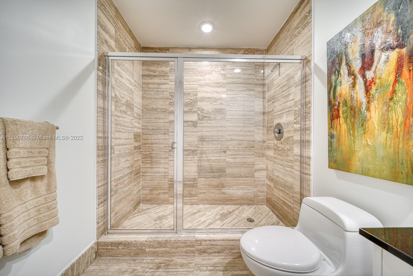 Ver detalles 1403 3 / 3 1962 sq. ft. $ 2022-10-19 0 foto
