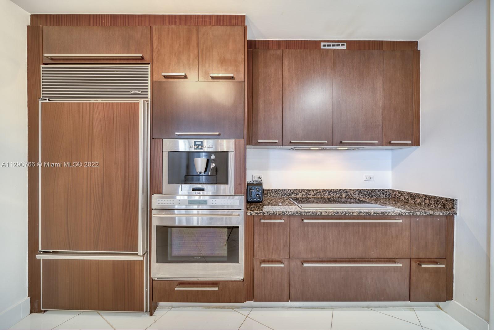 Ver detalles 1403 3 / 3 1962 sq. ft. $ 2022-10-19 0 foto