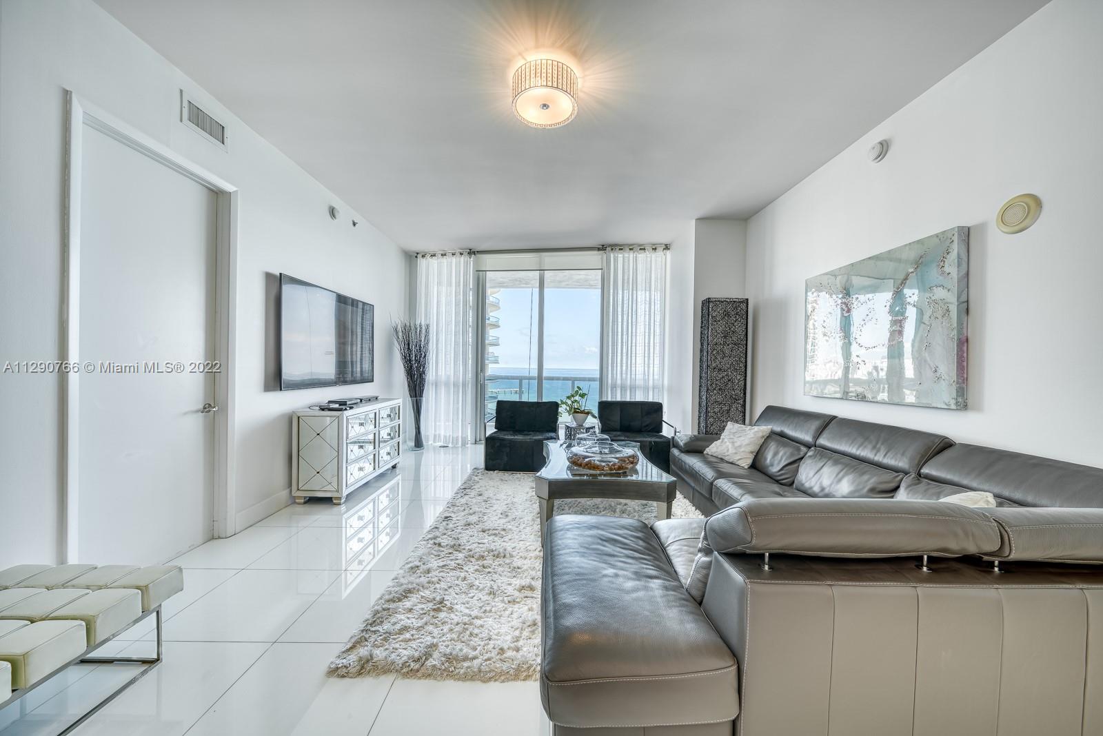 Ver detalles 1403 3 / 3 1962 sq. ft. $ 2022-10-19 0 foto