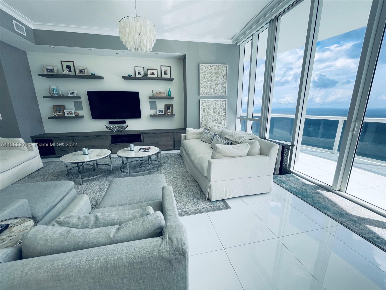 Ver detalles 4101 3 / 4 2768 sq. ft. $ 2022-10-19 0 foto