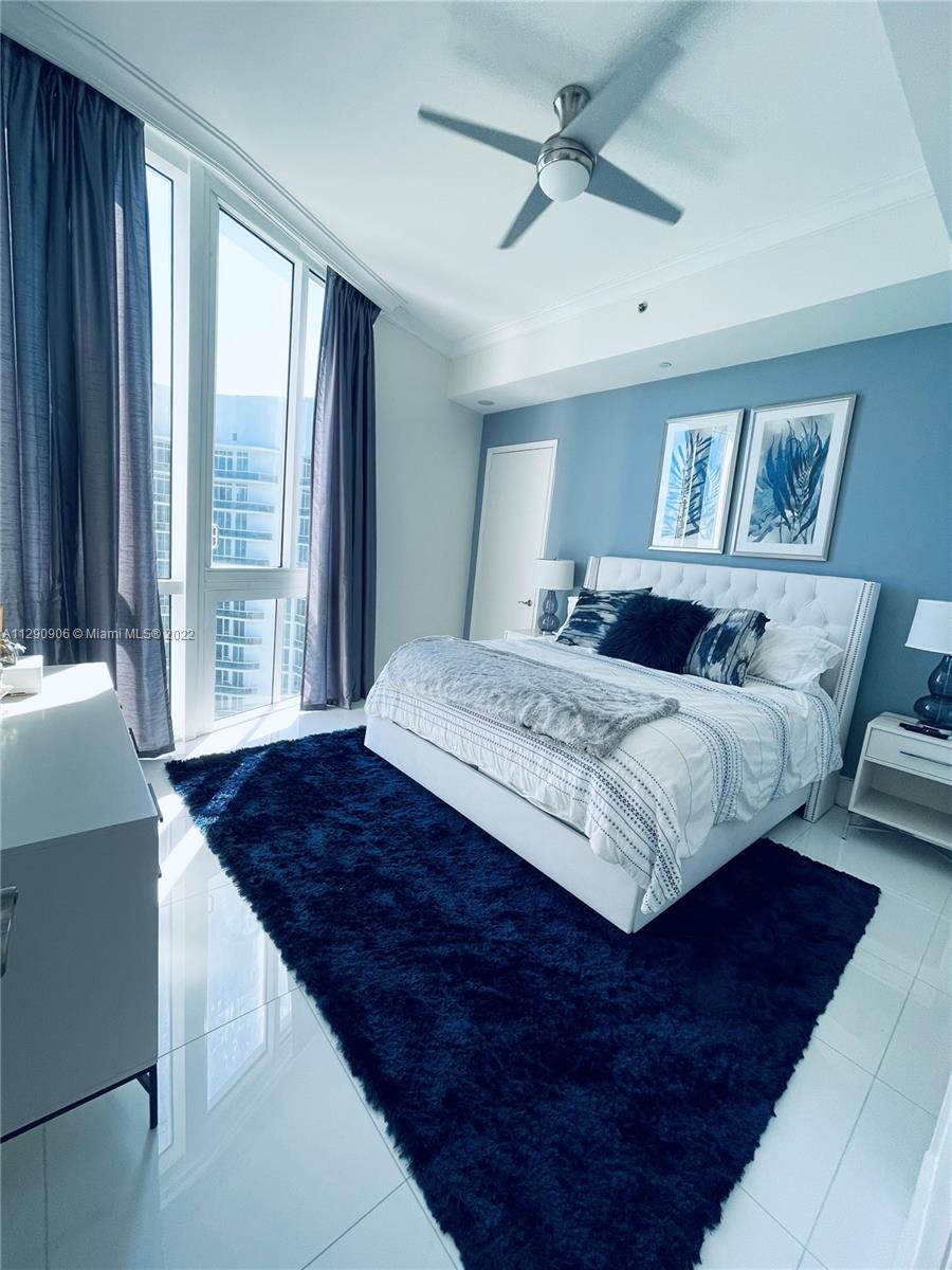 Ver detalles 4101 3 / 4 2768 sq. ft. $ 2022-10-19 0 foto
