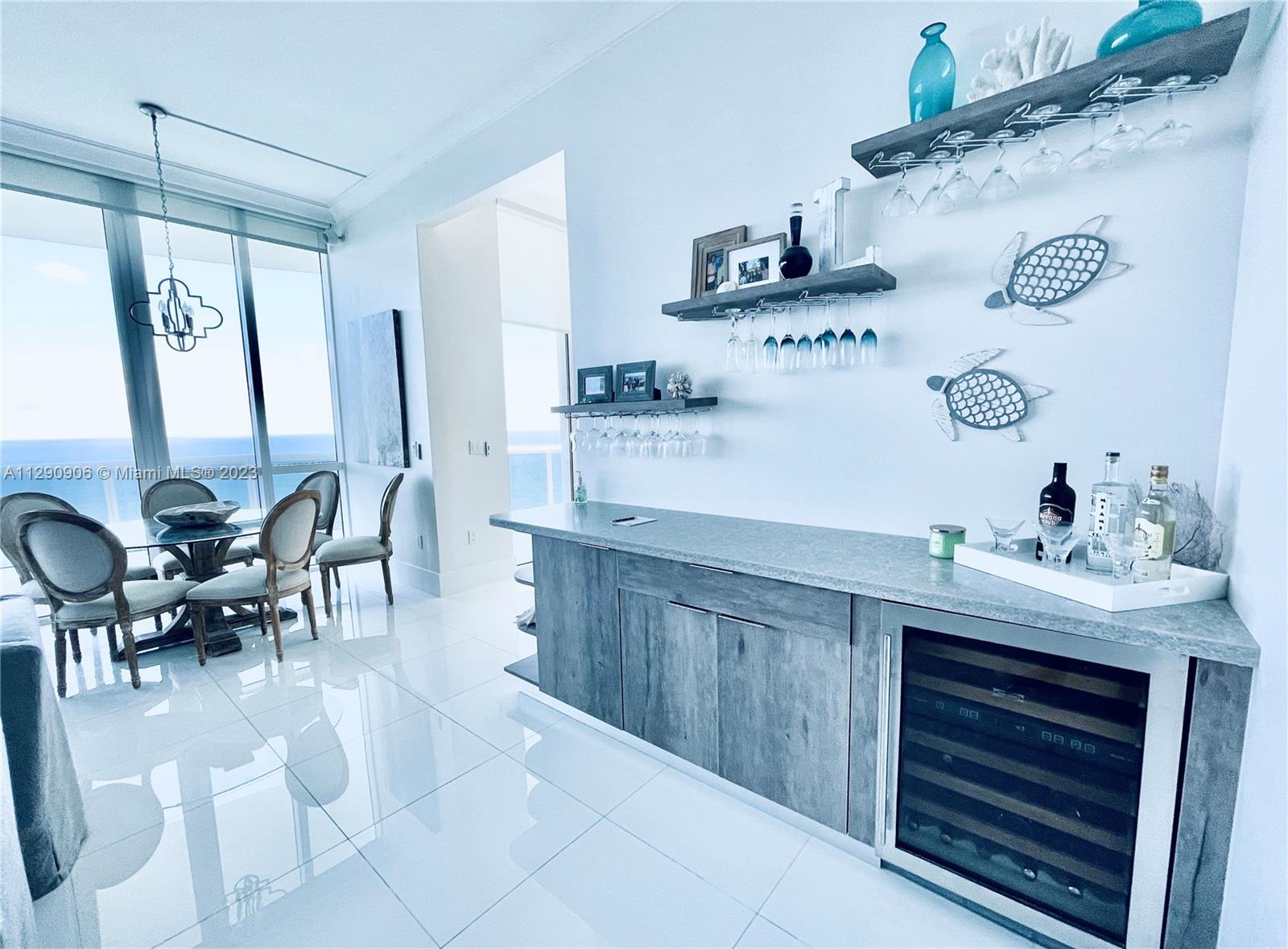 Ver detalles 4101 3 / 4 2768 sq. ft. $ 2022-10-19 0 foto