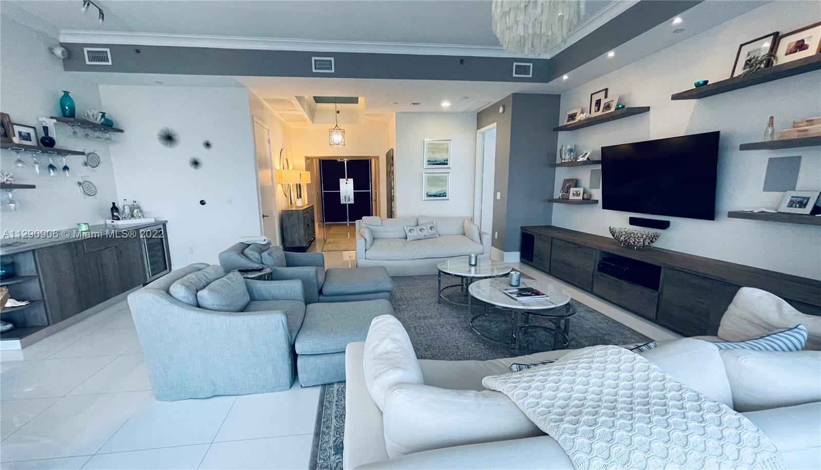 Ver detalles 4101 3 / 4 2768 sq. ft. $ 2022-10-19 0 foto