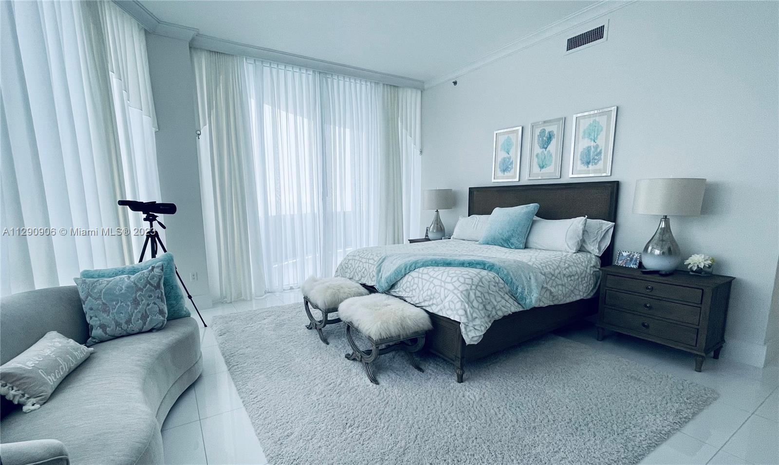Ver detalles 4101 3 / 4 2768 sq. ft. $ 2022-10-19 0 foto