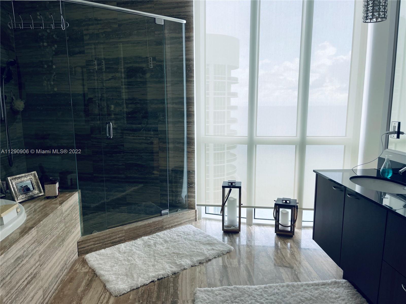 Ver detalles 4101 3 / 4 2768 sq. ft. $ 2022-10-19 0 foto