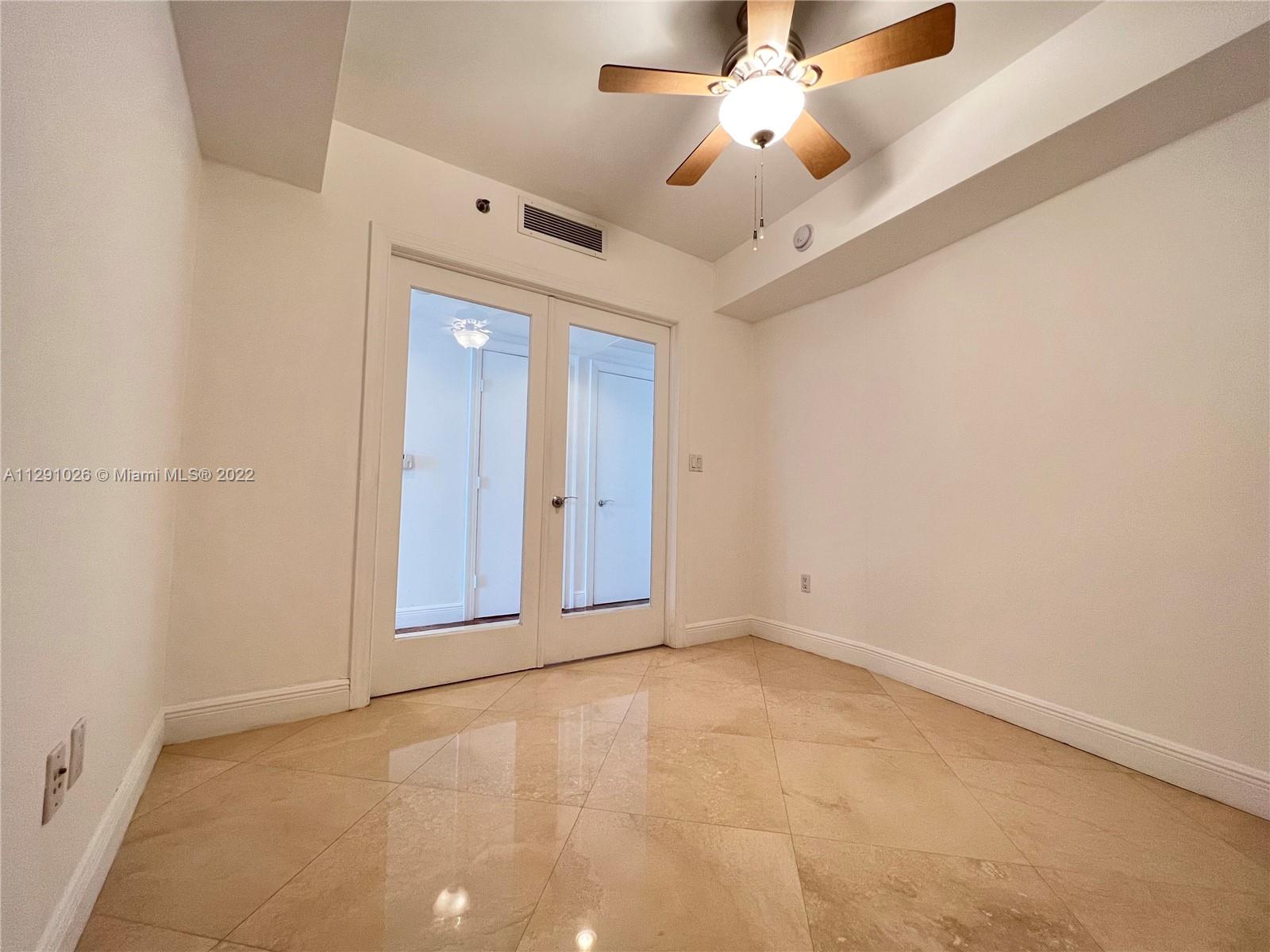 Ver detalles 3706 2 / 1 1086 sq. ft. $ 2022-10-19 0 foto