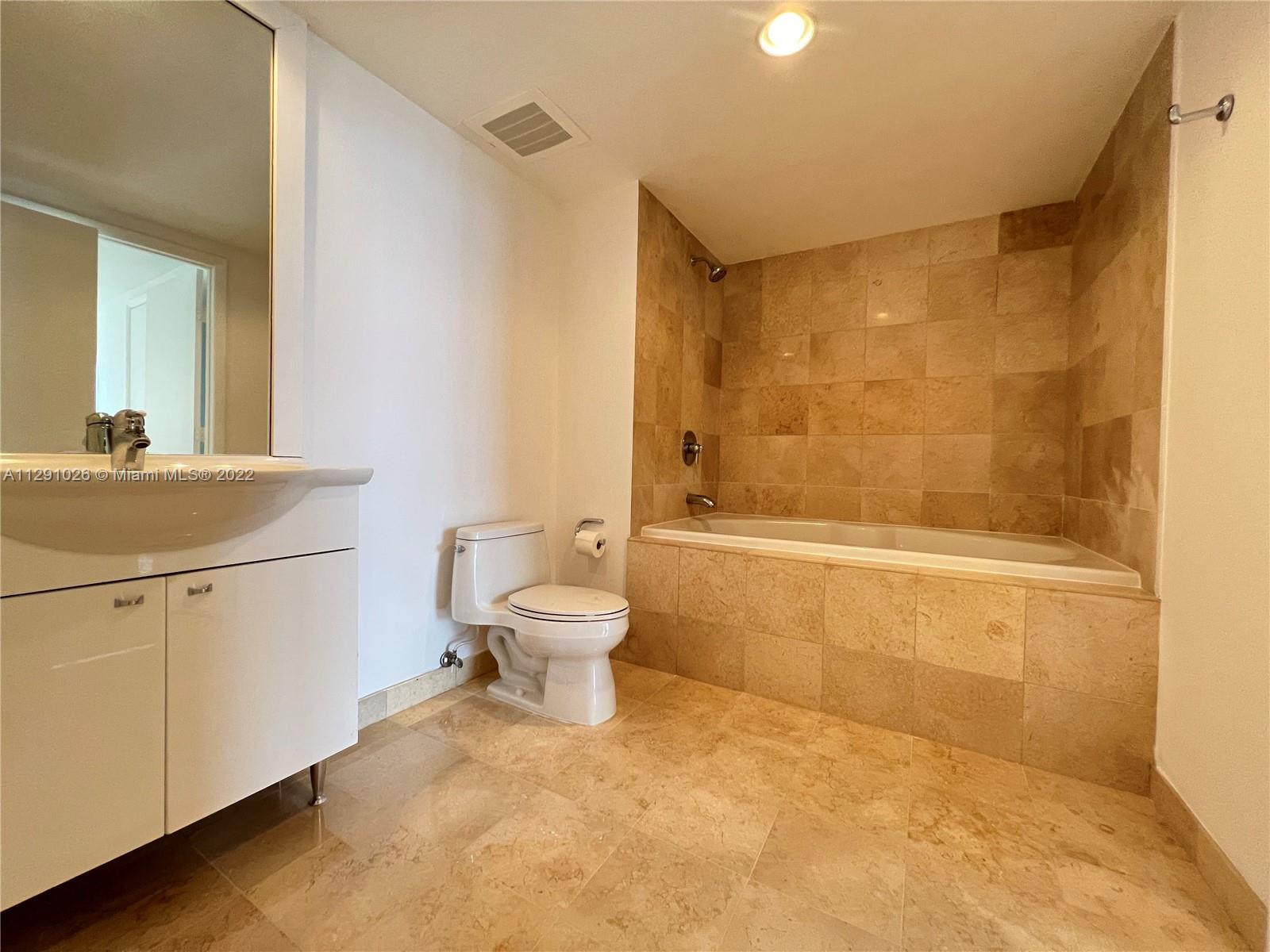 Ver detalles 3706 2 / 1 1086 sq. ft. $ 2022-10-19 0 foto