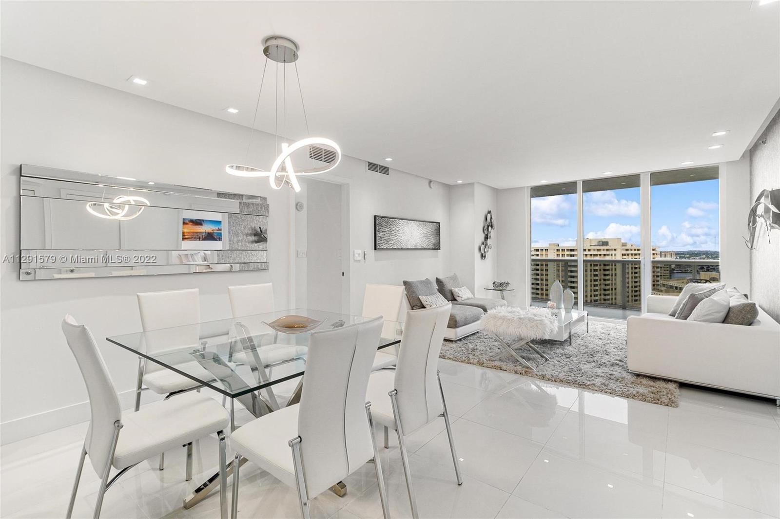 See details 1708 3 / 3 1571 sq. ft. $ 2022-10-20 0 Photo