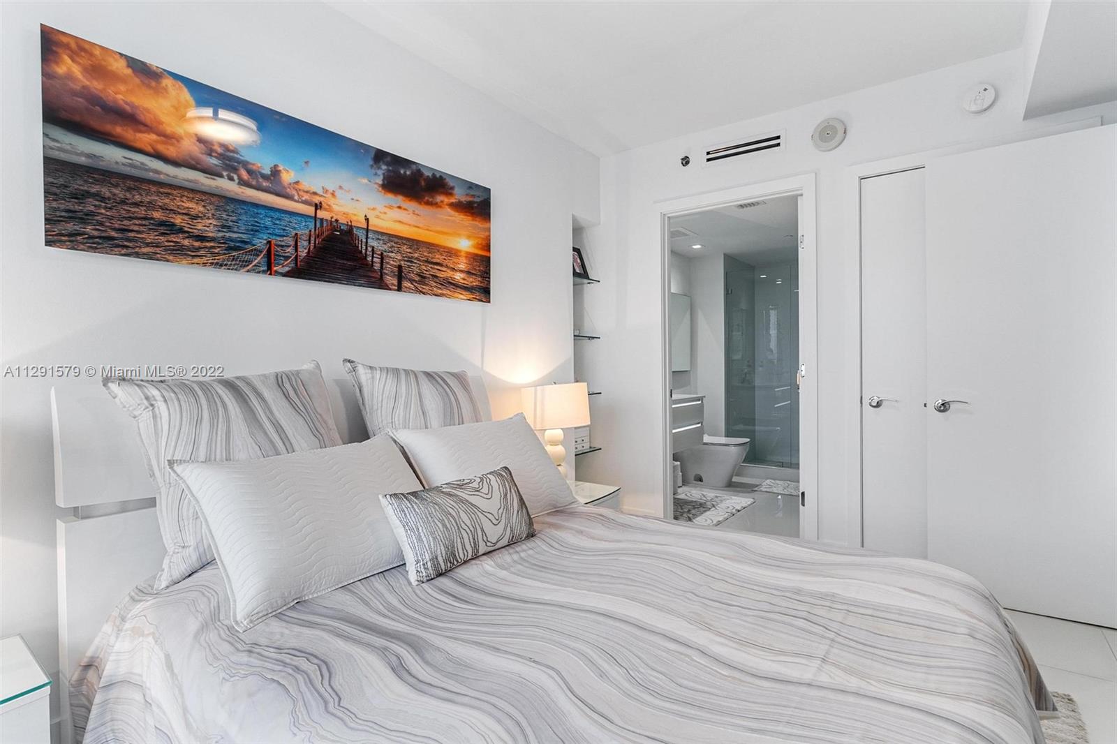 See details 1708 3 / 3 1571 sq. ft. $ 2022-10-20 0 Photo