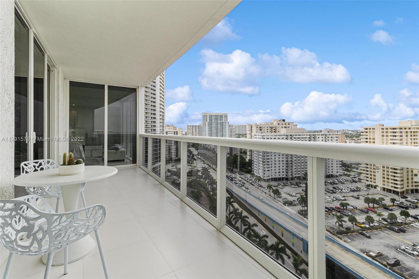See details 1708 3 / 3 1571 sq. ft. $ 2022-10-20 0 Photo