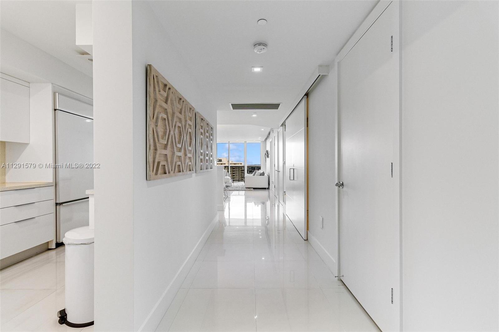 See details 1708 3 / 3 1571 sq. ft. $ 2022-10-20 0 Photo