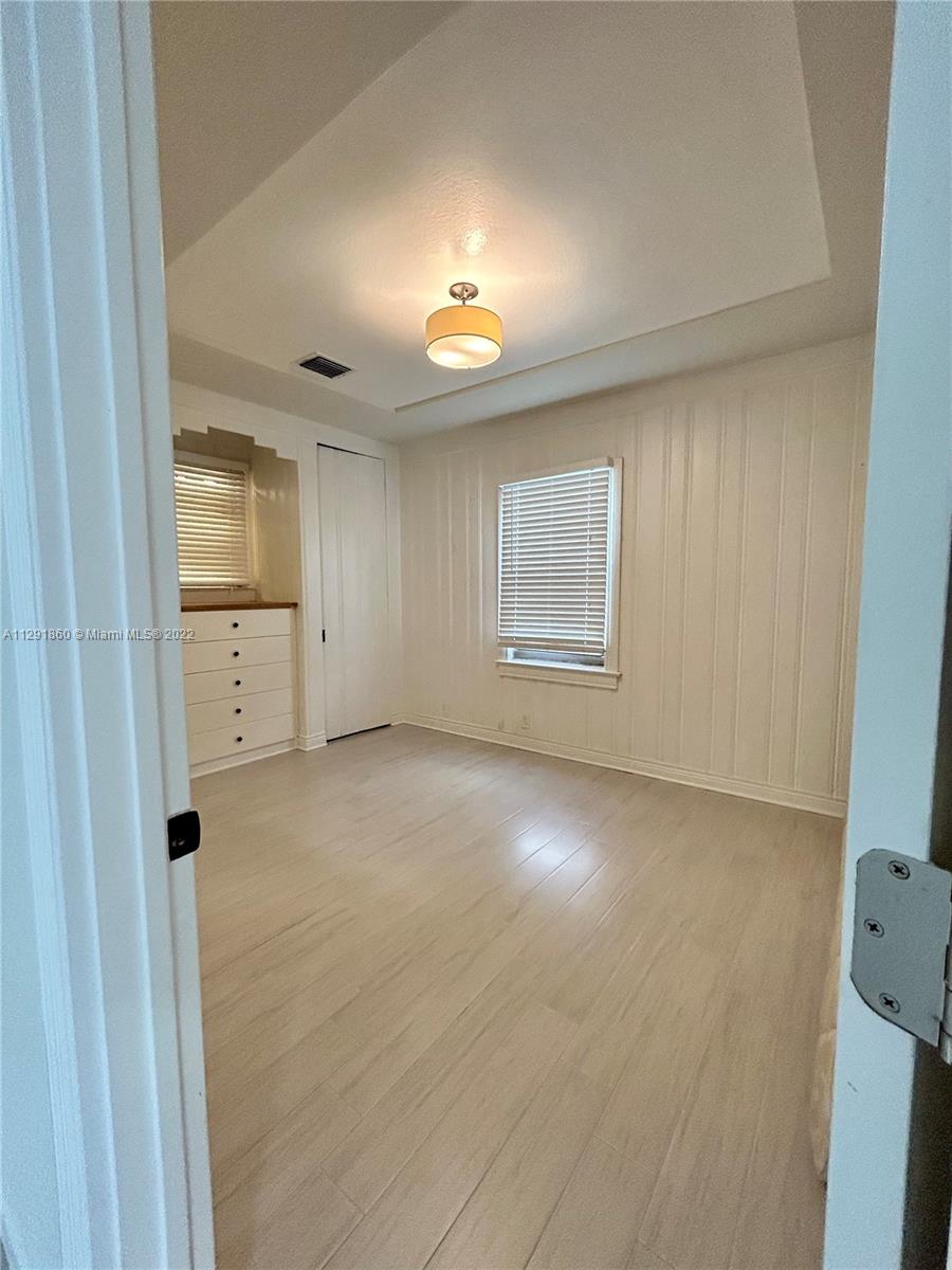 See details / 3240 sq. ft. $ 2023-01-24 0 Photo