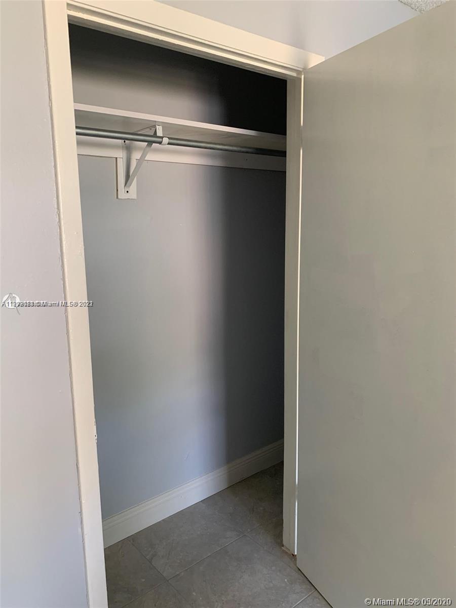 See details / 1976 sq. ft. $ 2022-12-08 0 Photo