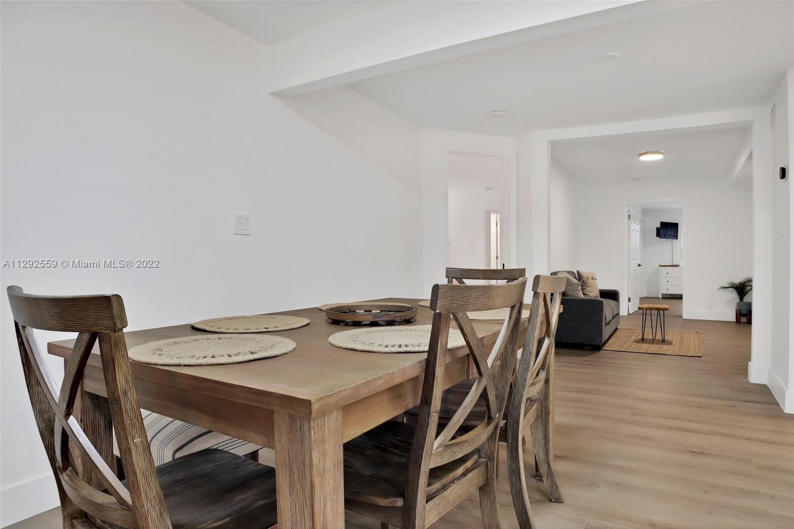 See details / 3905 sq. ft. $ 2022-10-23 0 Photo