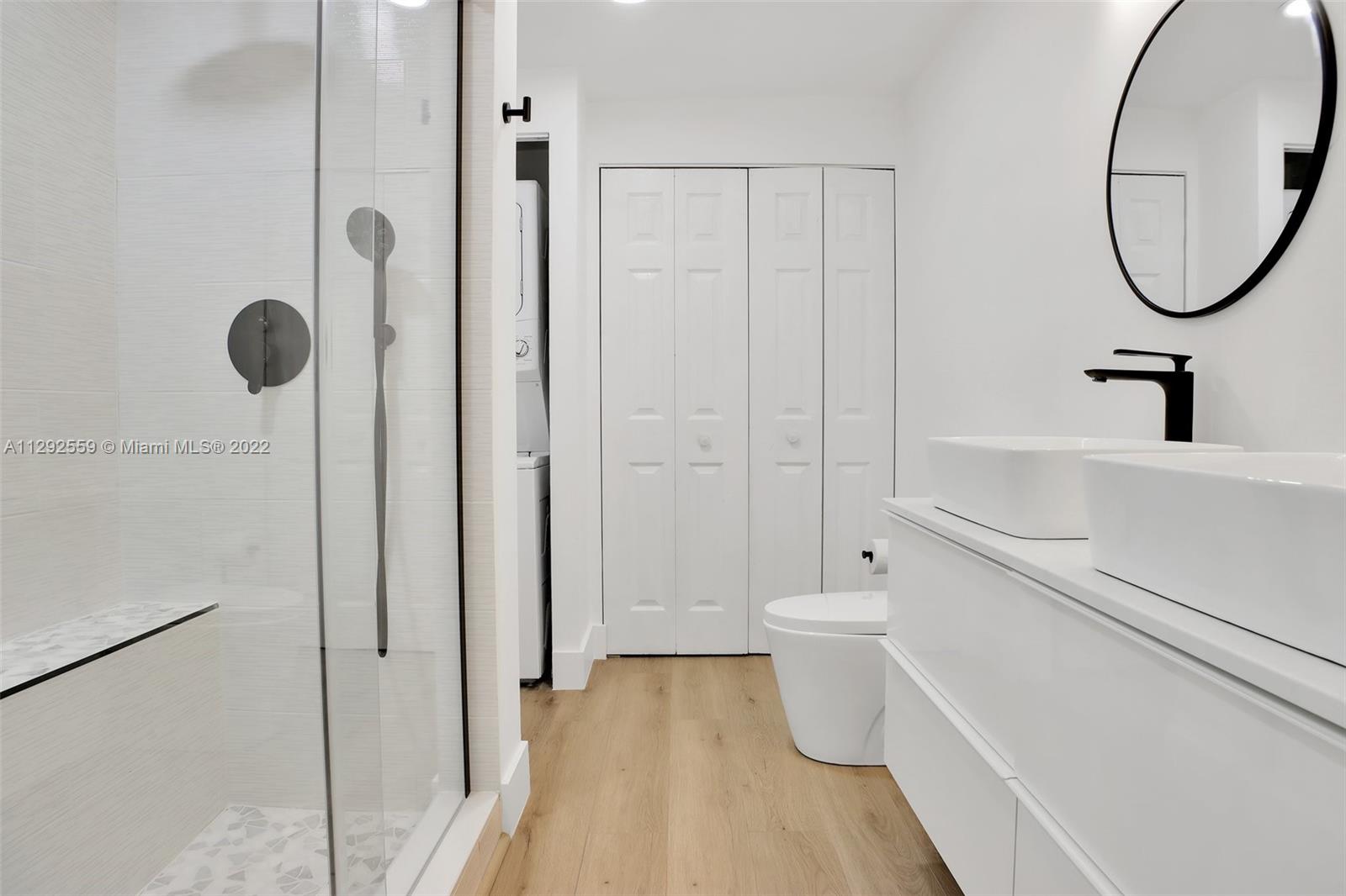 See details / 3905 sq. ft. $ 2022-10-23 0 Photo