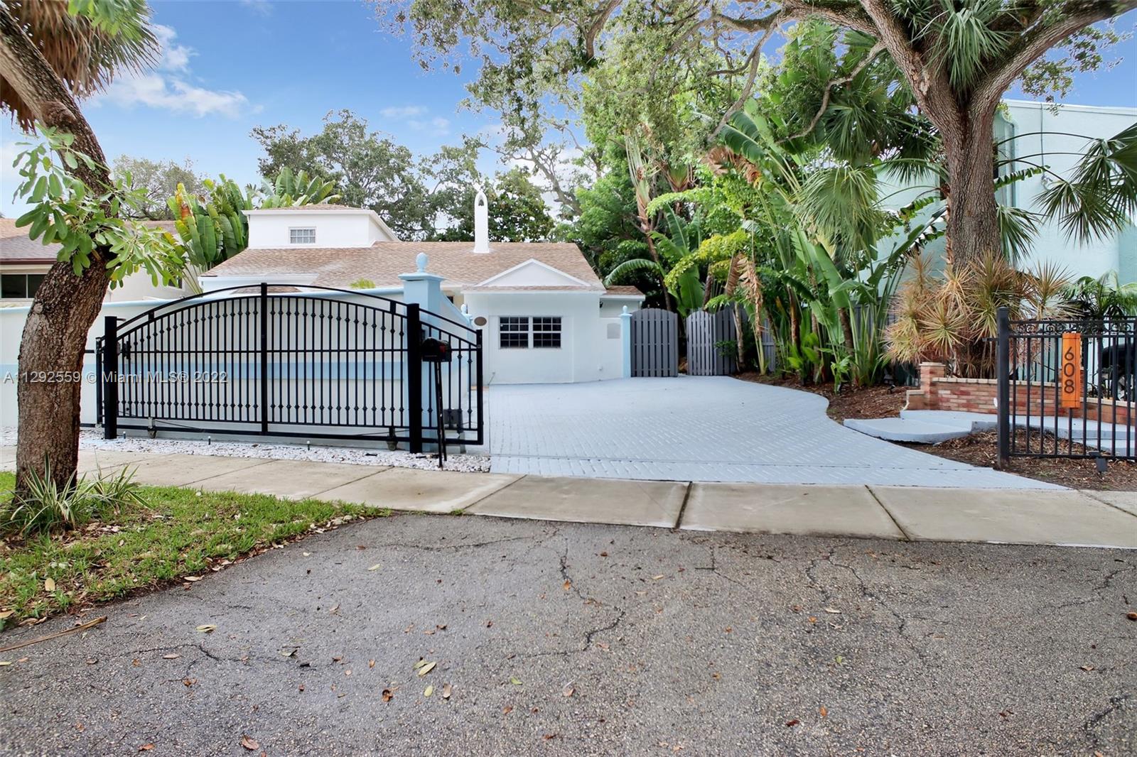 See details / 3905 sq. ft. $ 2022-10-23 0 Photo