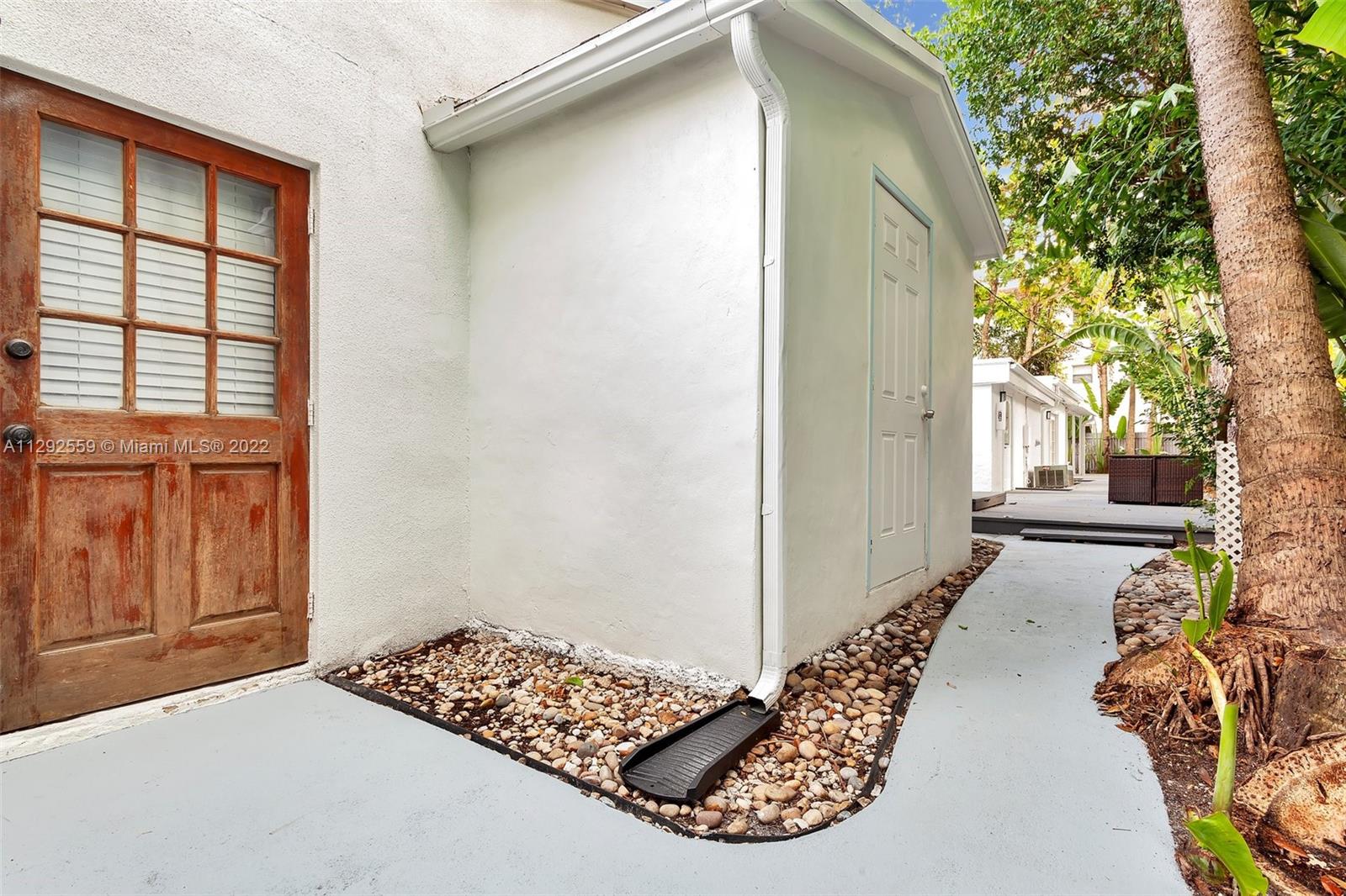 See details / 3905 sq. ft. $ 2022-10-23 0 Photo