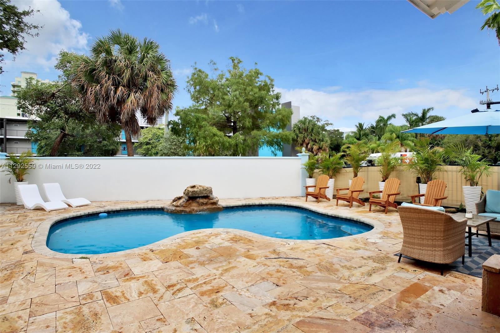 See details / 3905 sq. ft. $ 2022-10-23 0 Photo