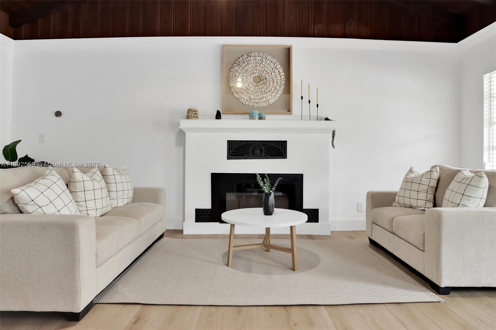 See details / 3905 sq. ft. $ 2022-10-23 0 Photo