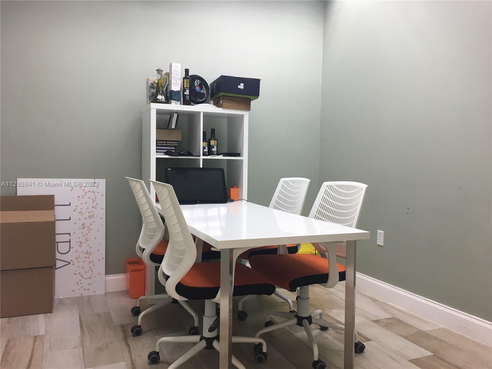 See details 2706 / sq. ft. $ 2022-10-24 0 Photo