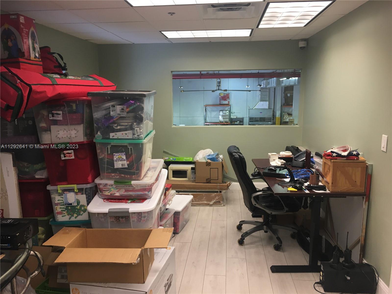 See details 2706 / sq. ft. $ 2022-10-24 0 Photo