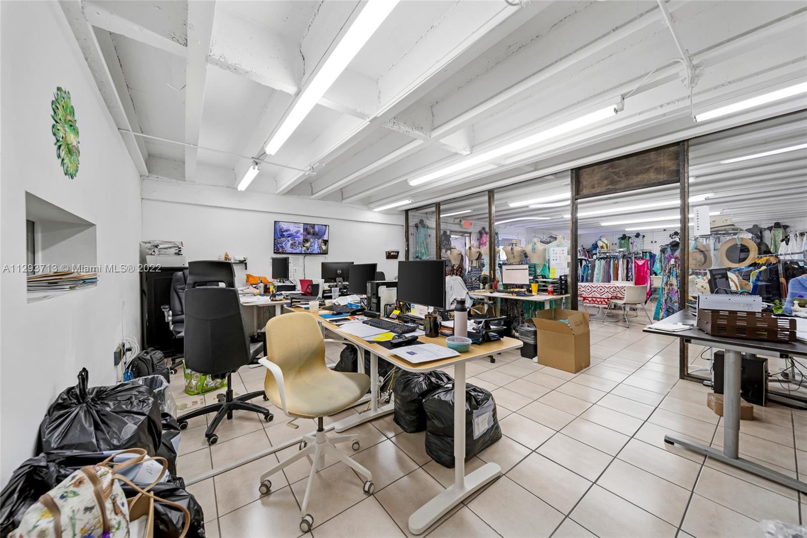 See details / sq. ft. $ 2022-10-25 0 Photo