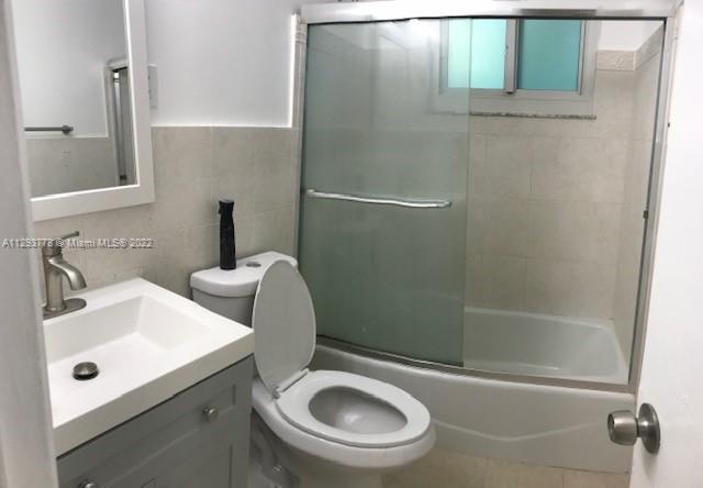 See details / 2716 sq. ft. $ 2022-10-26 0 Photo