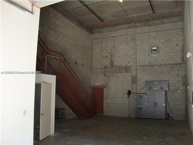 See details 8E / sq. ft. $ 2022-10-26 0 Photo