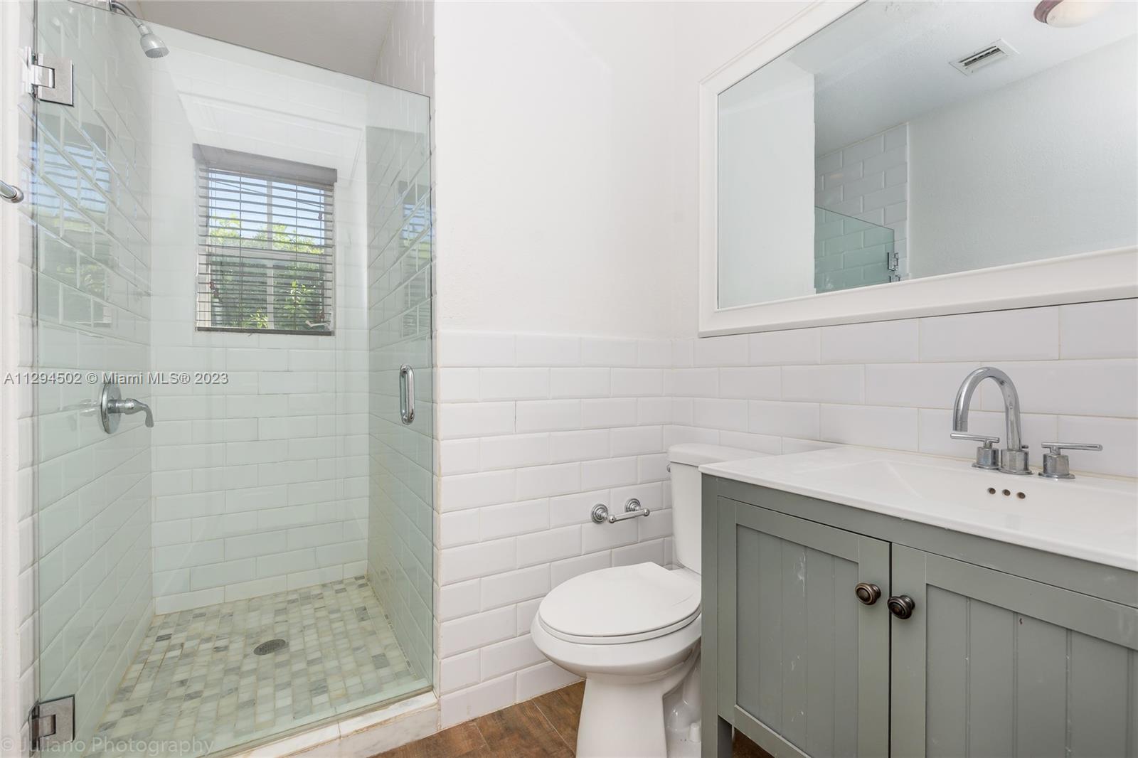 See details / 1843 sq. ft. $ 2022-10-27 0 Photo
