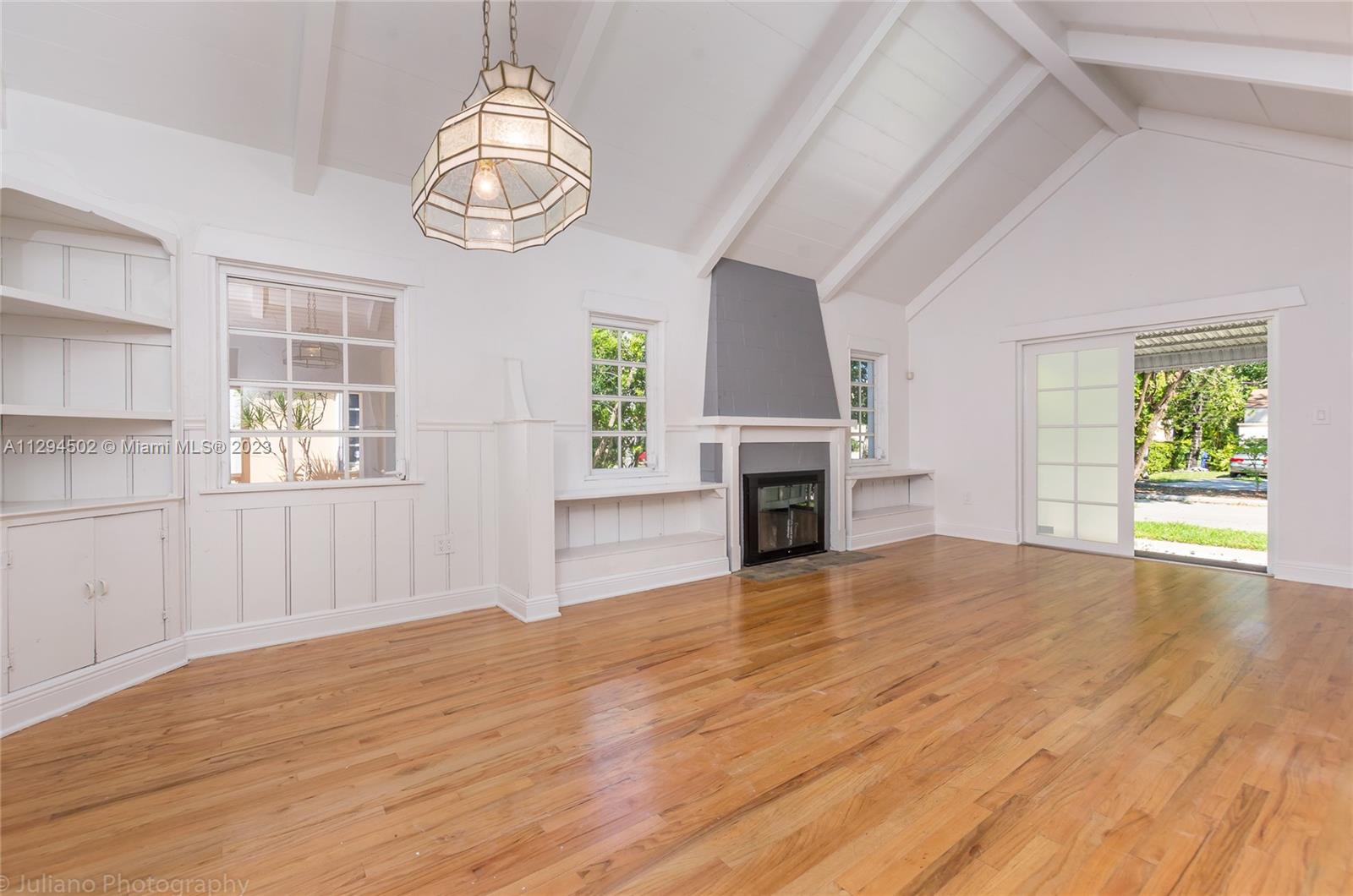 See details / 1843 sq. ft. $ 2022-10-27 0 Photo