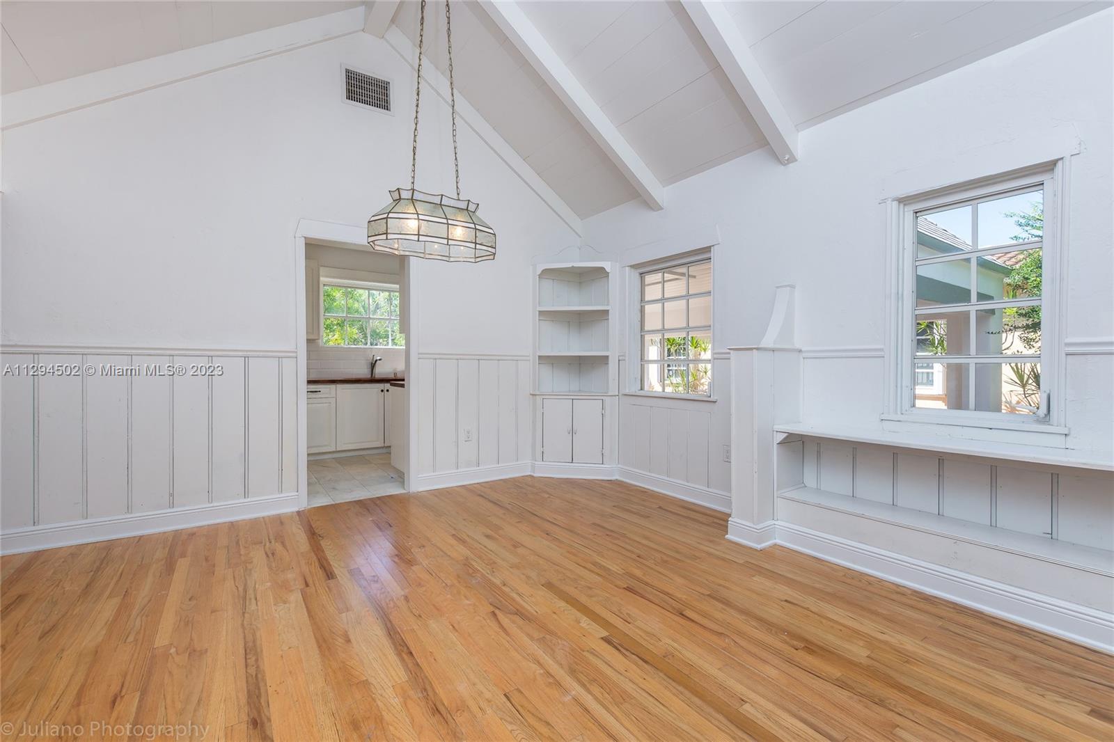 See details / 1843 sq. ft. $ 2022-10-27 0 Photo
