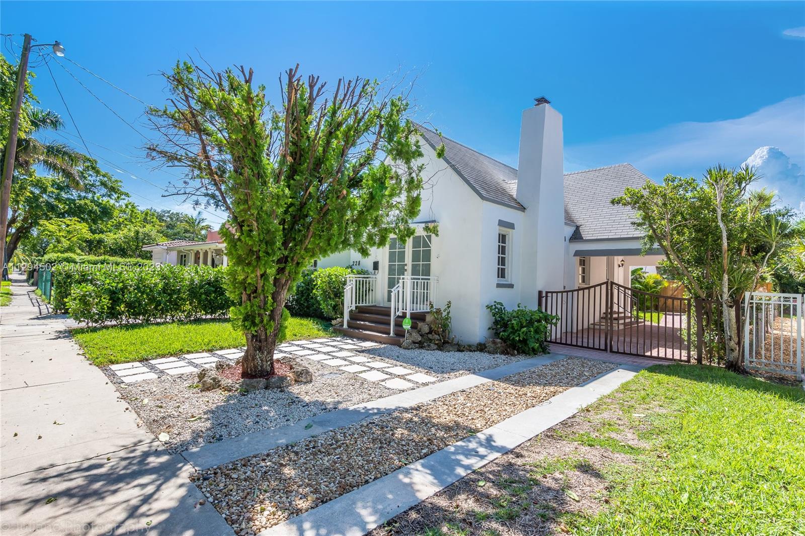 See details / 1843 sq. ft. $ 2022-10-27 0 Photo