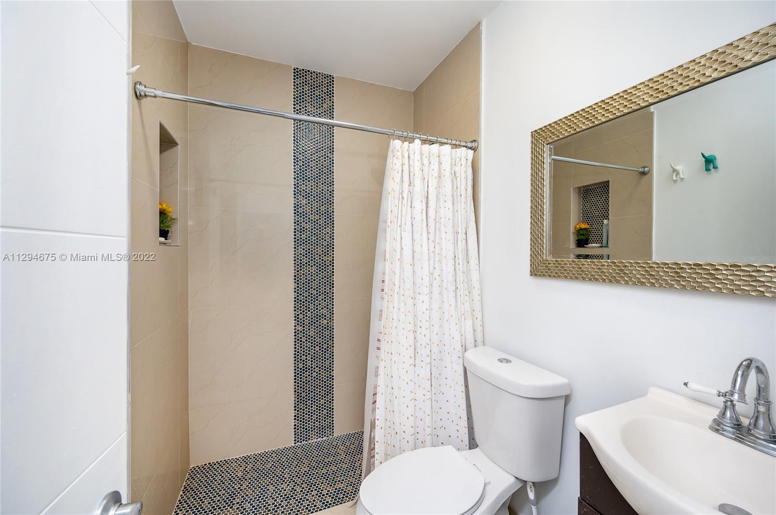 See details / 1832 sq. ft. $ 2022-12-19 0 Photo