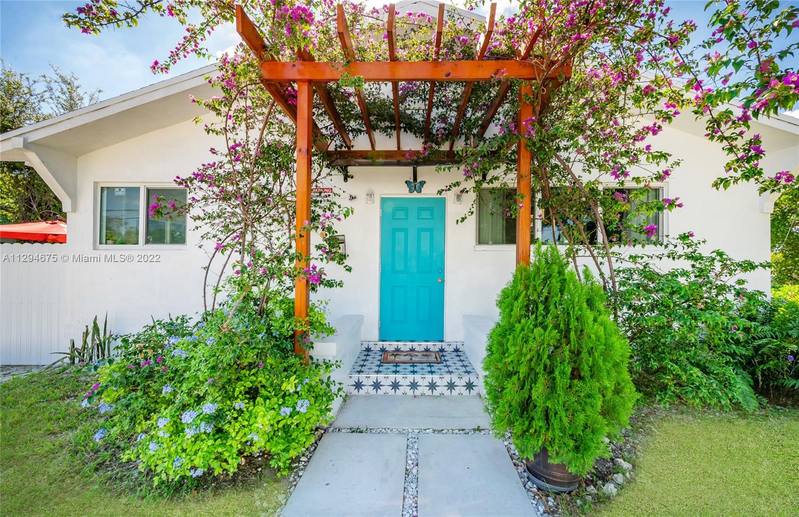 See details / 1832 sq. ft. $ 2022-12-19 0 Photo
