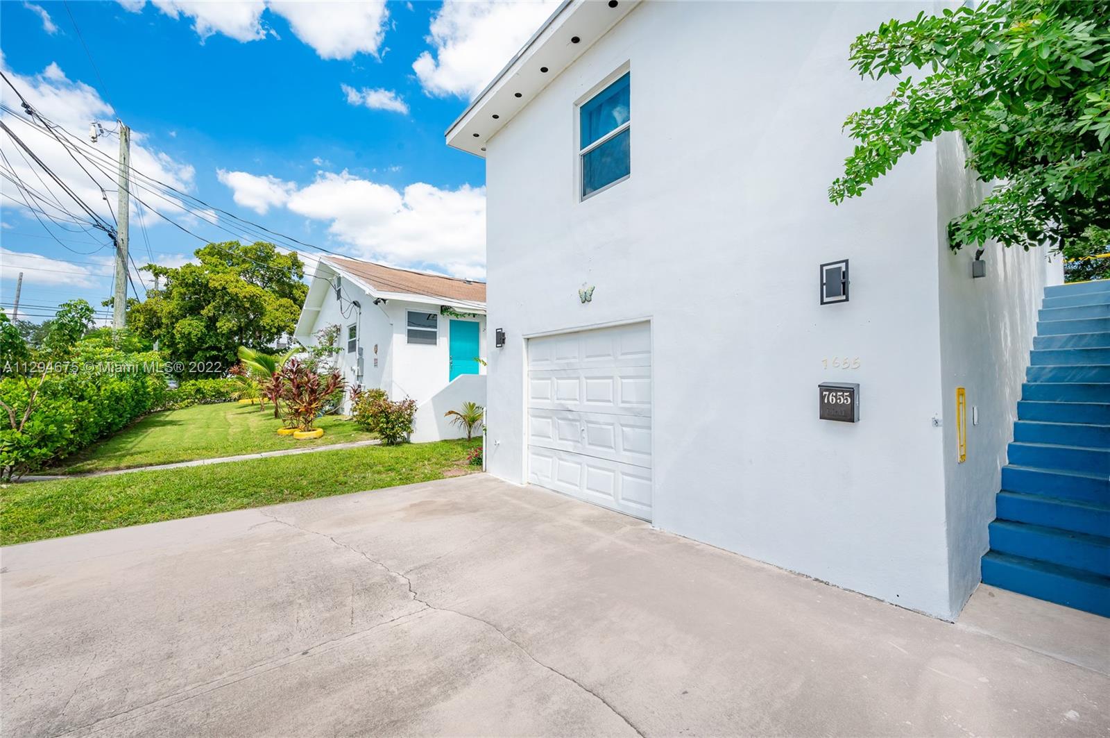 See details / 1832 sq. ft. $ 2022-12-19 0 Photo