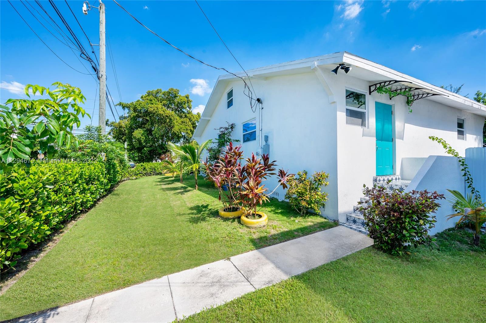 See details / 1832 sq. ft. $ 2022-12-19 0 Photo