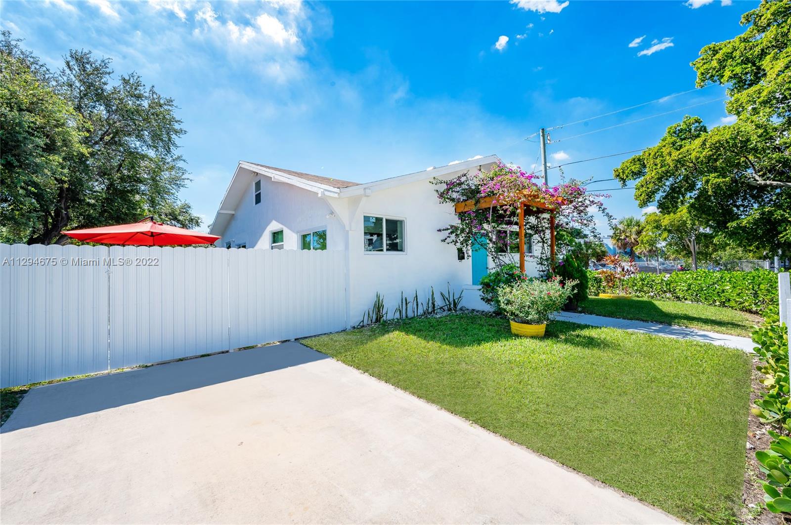 See details / 1832 sq. ft. $ 2022-12-19 0 Photo