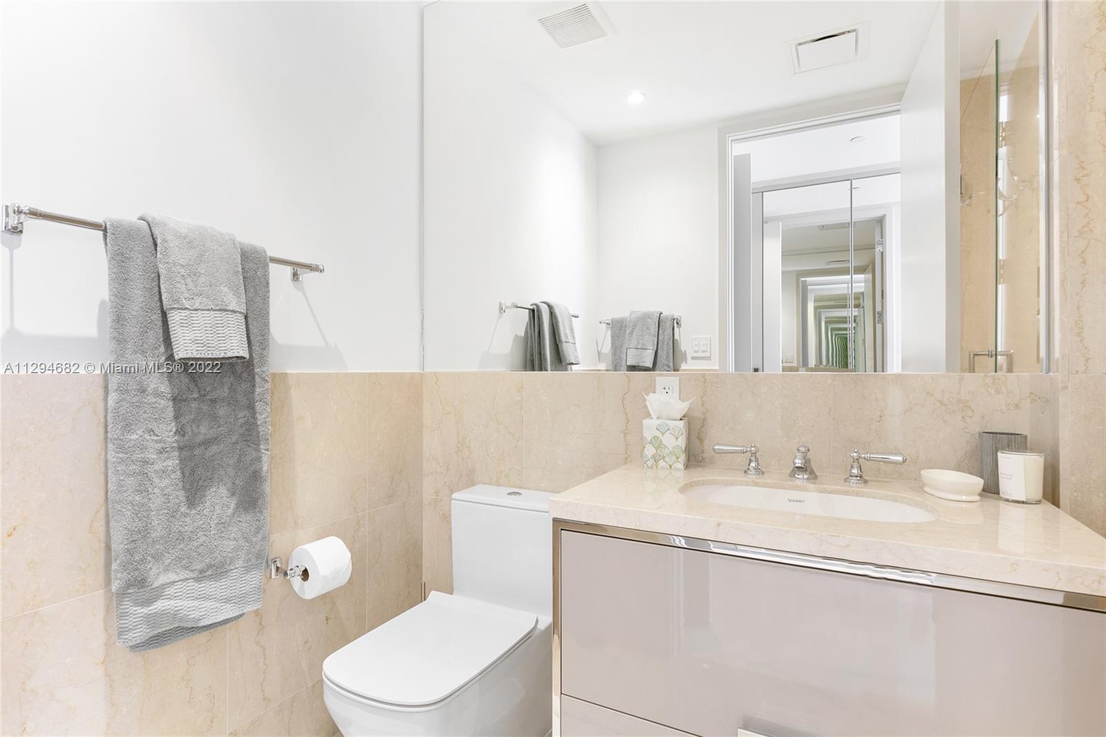 Ver detalles 3805 4 / 6 3204 sq. ft. $ 2022-10-27 0 foto