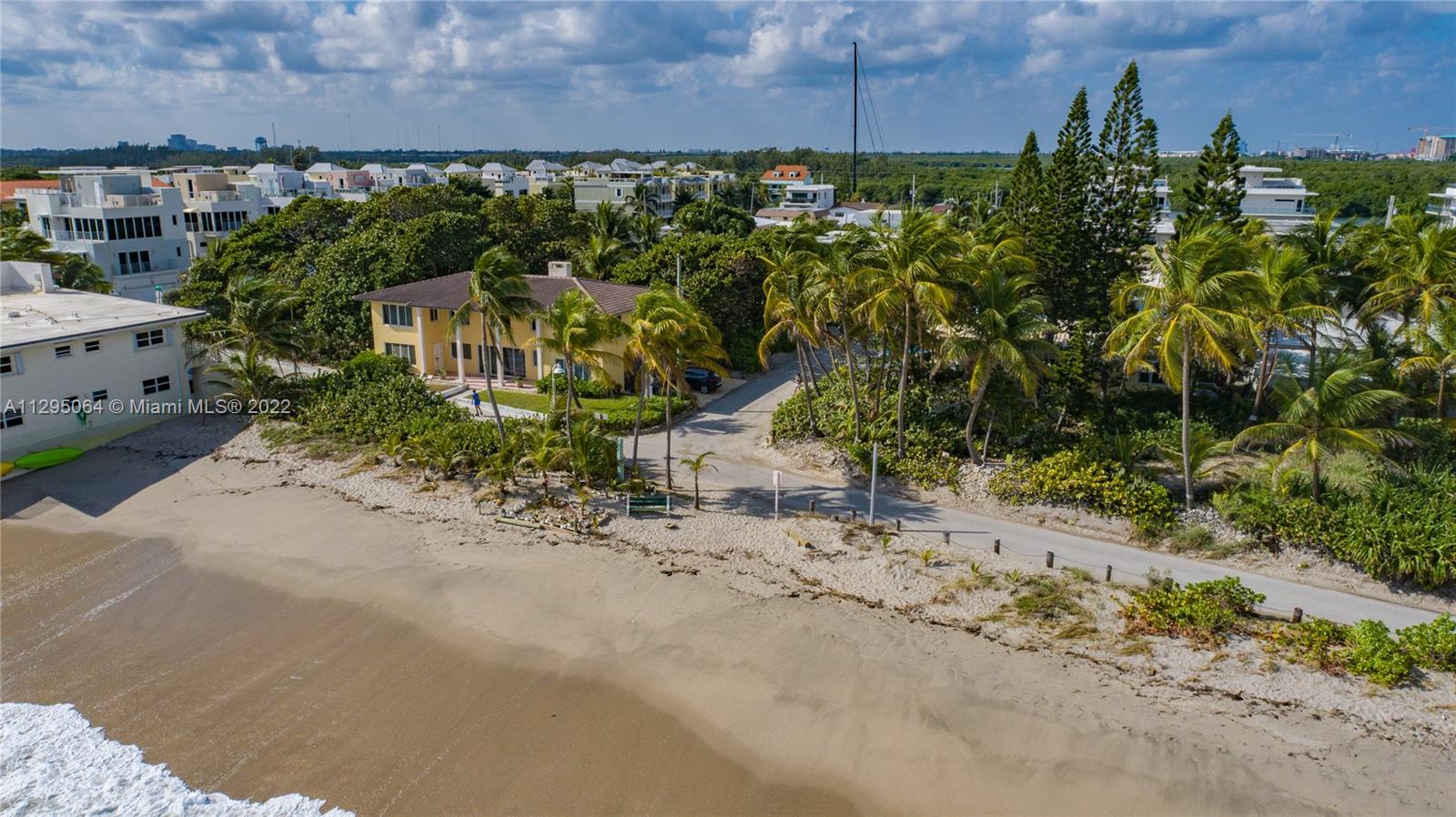 See details / 3674 sq. ft. $ 2022-12-14 0 Photo