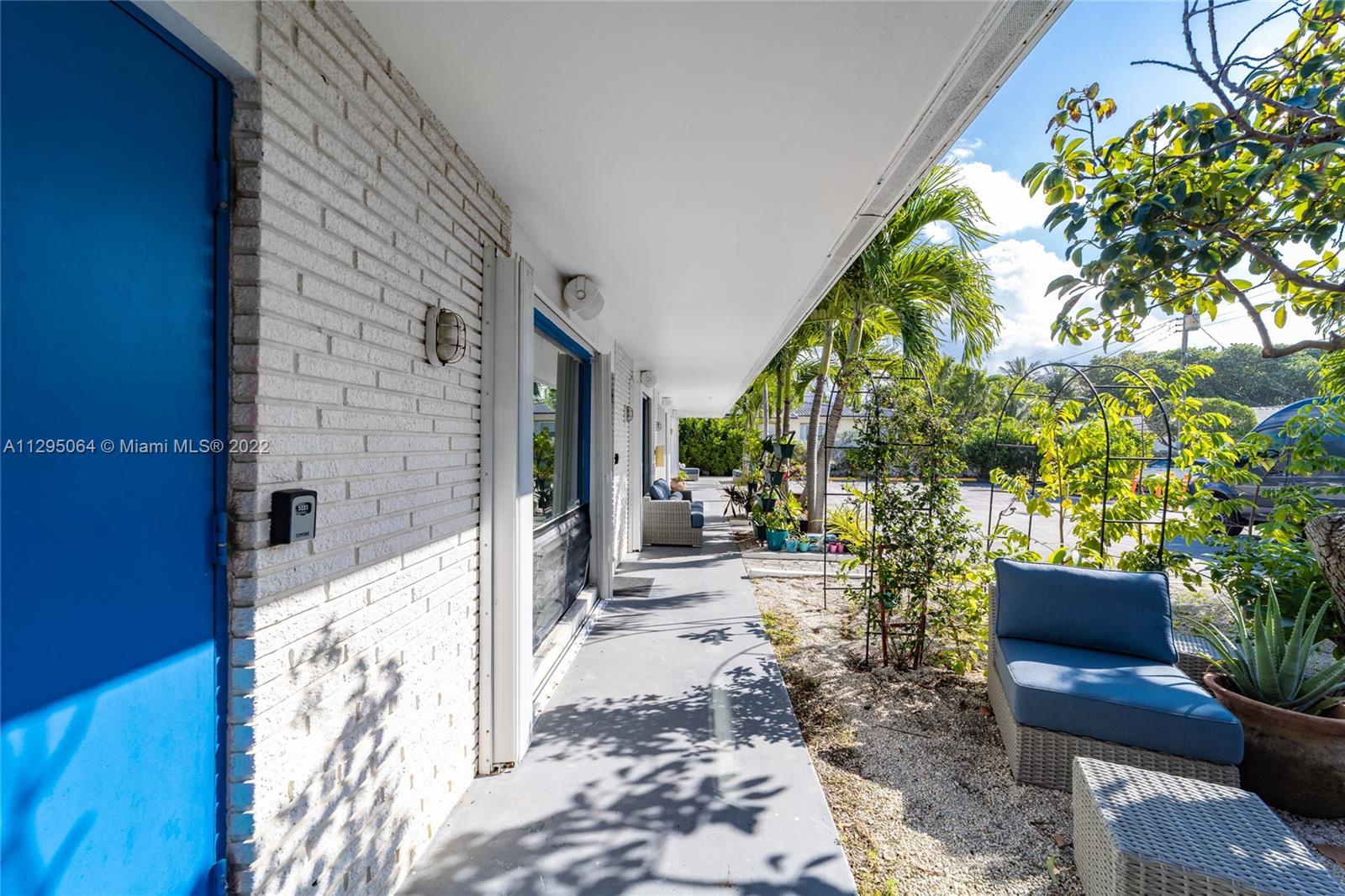 See details / 3674 sq. ft. $ 2022-12-14 0 Photo