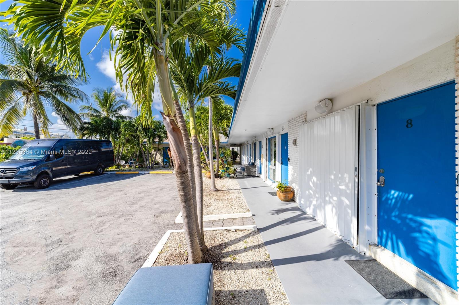 See details / 3674 sq. ft. $ 2022-12-14 0 Photo