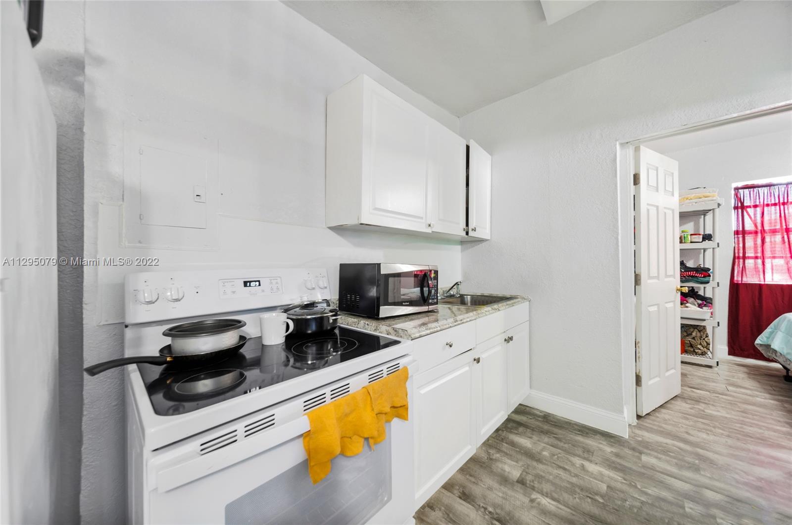 See details / 5314 sq. ft. $ 2022-10-28 0 Photo