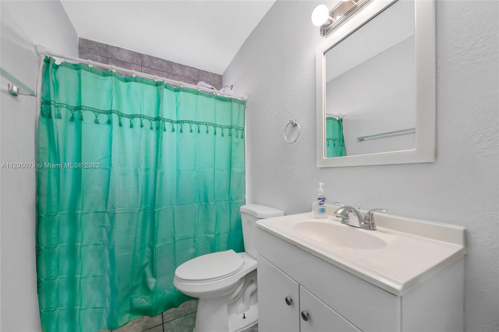 See details / 5314 sq. ft. $ 2022-10-28 0 Photo