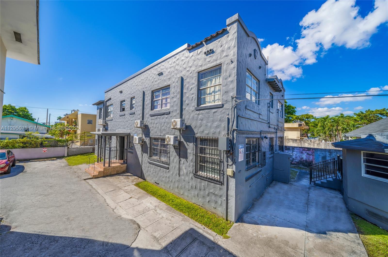 See details / 5314 sq. ft. $ 2022-10-28 0 Photo