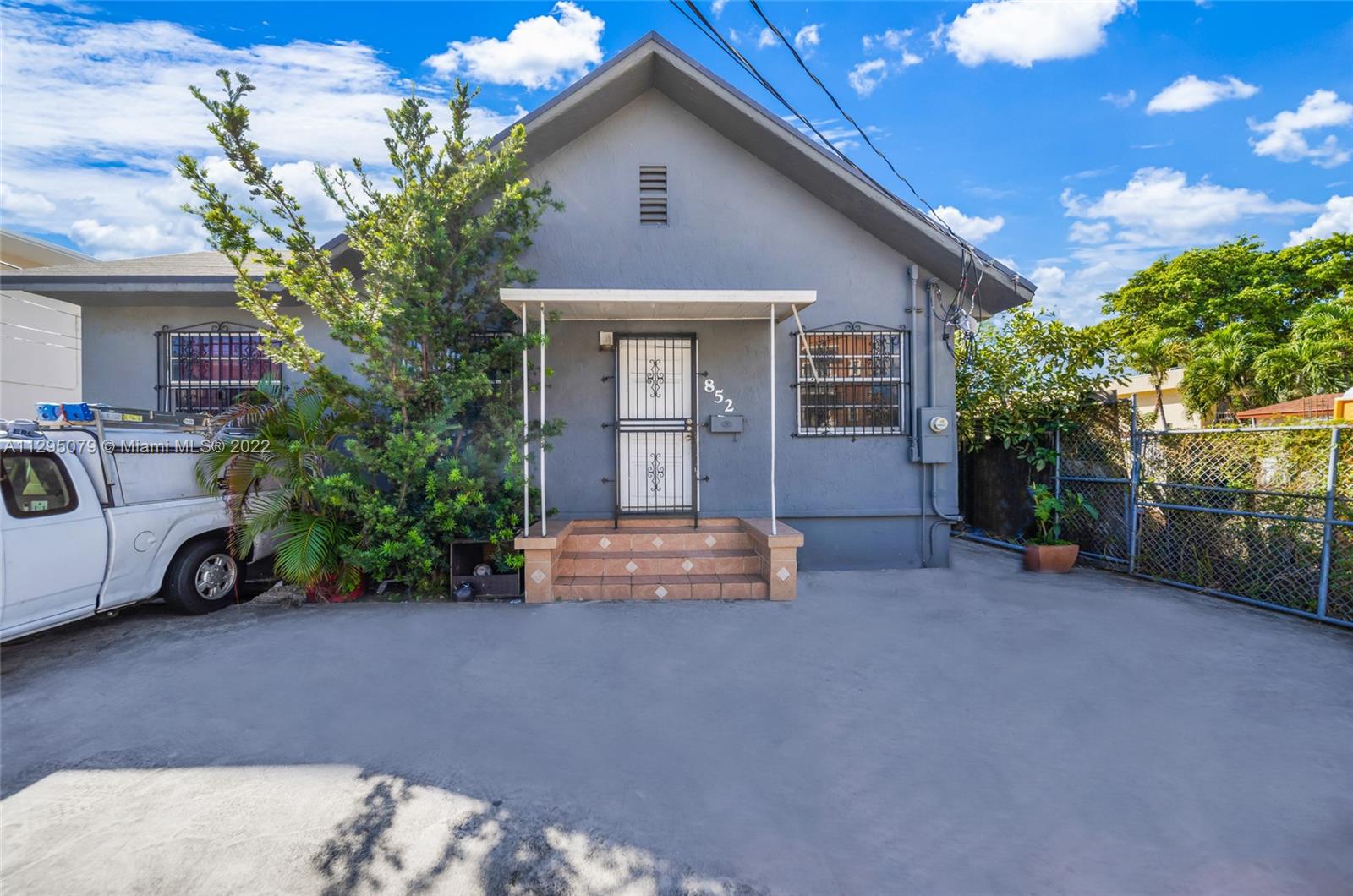 See details / 5314 sq. ft. $ 2022-10-28 0 Photo
