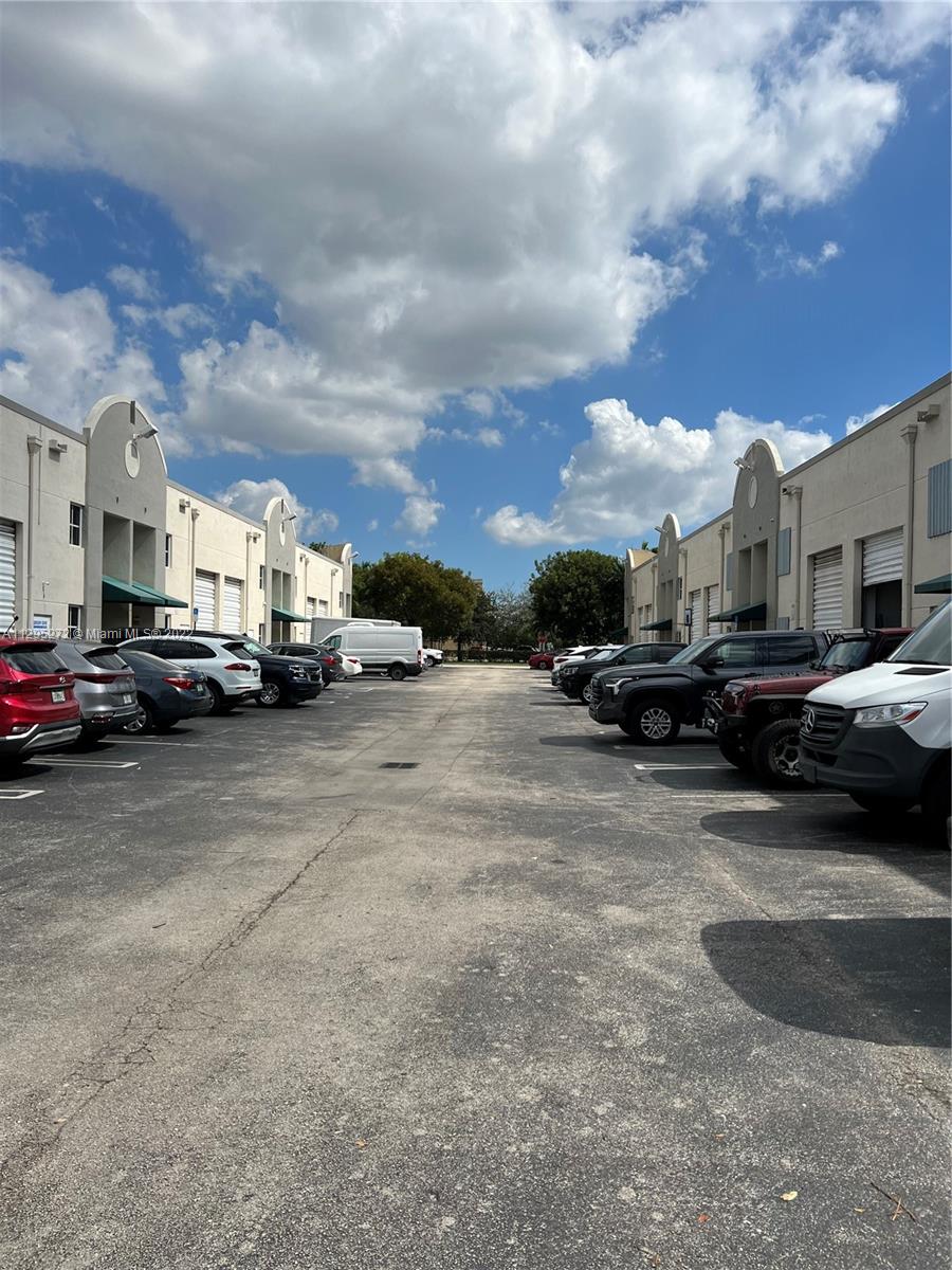 See details 8 / sq. ft. $ 2022-10-28 0 Photo
