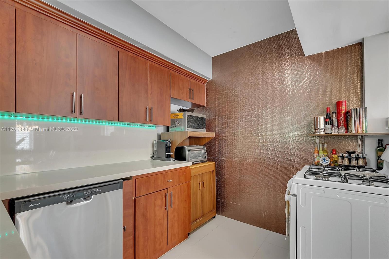 See details / 2150 sq. ft. $ 2022-10-28 0 Photo