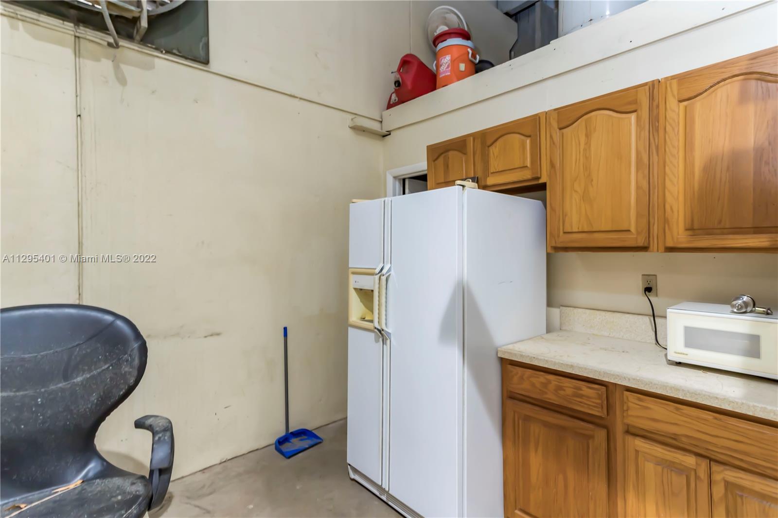 See details 8891-8897 / sq. ft. $ 2022-10-28 0 Photo