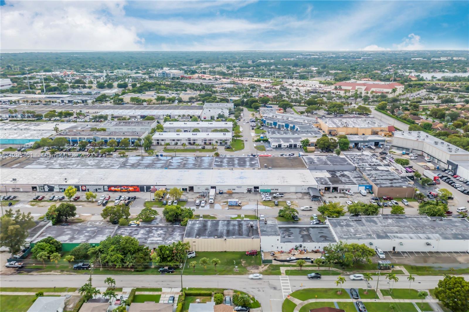 See details 8891-8897 / sq. ft. $ 2022-10-28 0 Photo