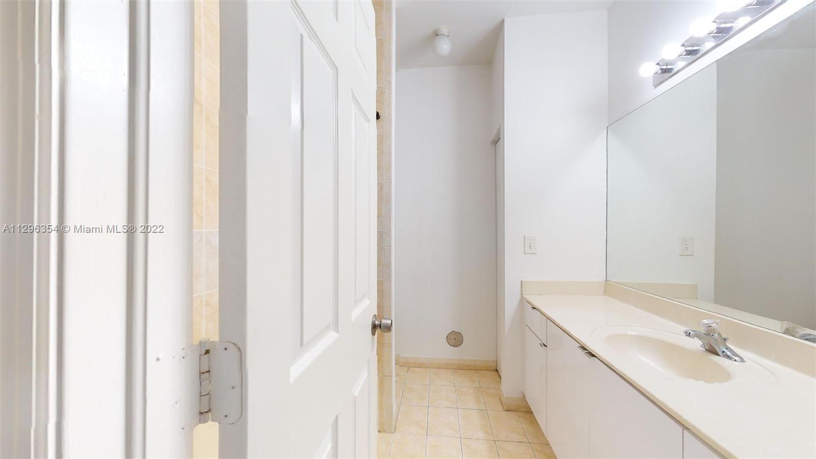 See details 201 / sq. ft. $ 2022-10-31 0 Photo